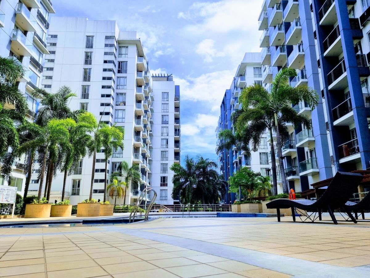 One Palm Tree Villas Condo Across Naia Terminal 3 Manila Exterior photo